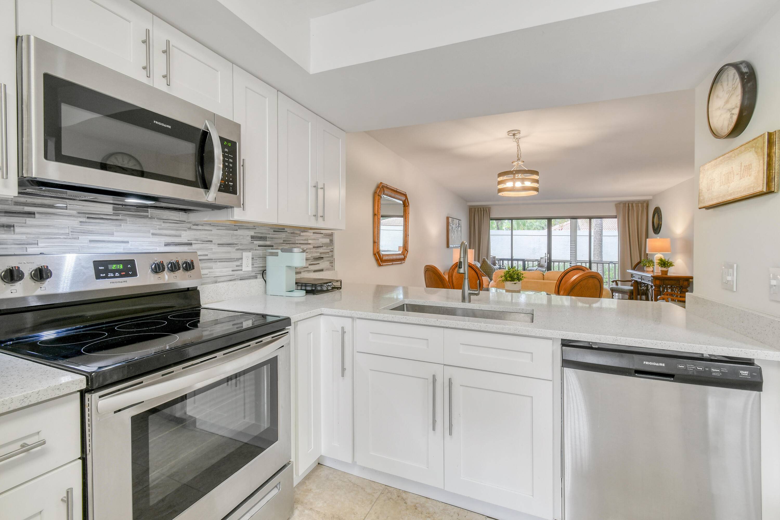 Palm Beach Gardens, FL 33418,403 S Brackenwood LN