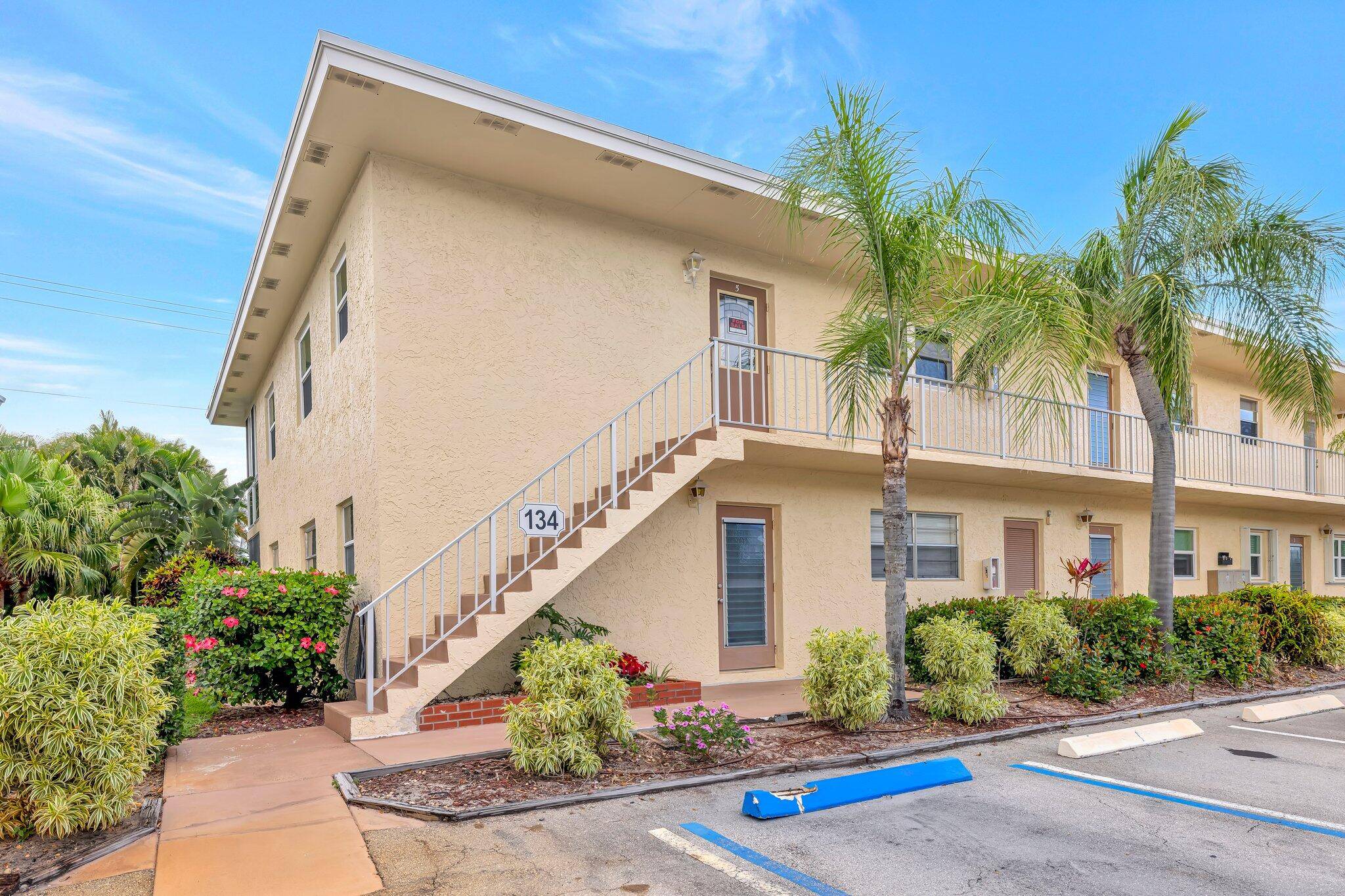 Stuart, FL 34996,2950 SE Ocean BLVD 134-5