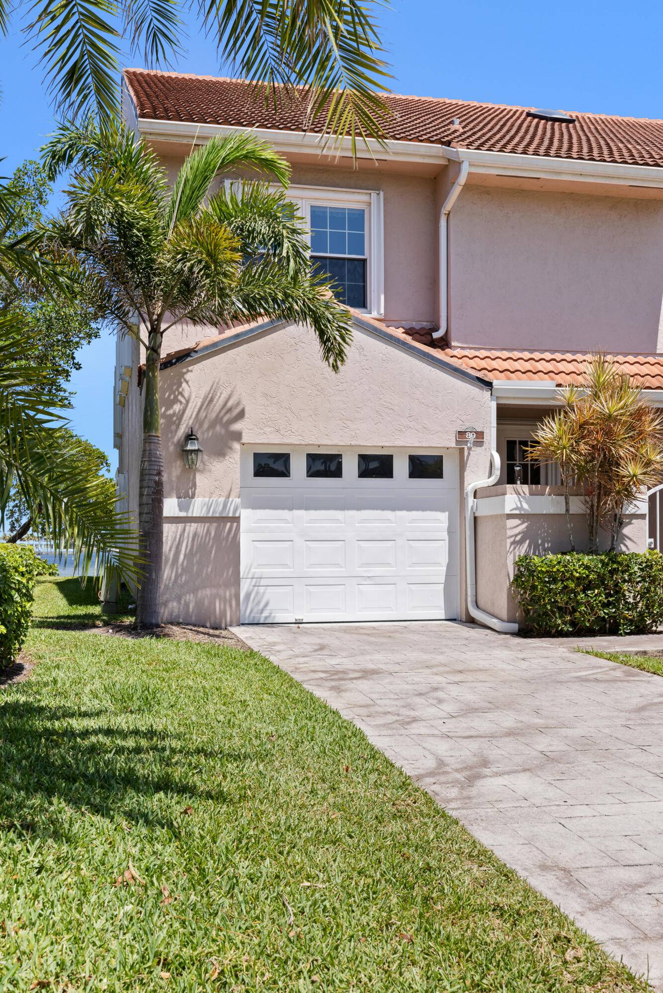 Hypoluxo, FL 33462,80 N Lakeshore DR