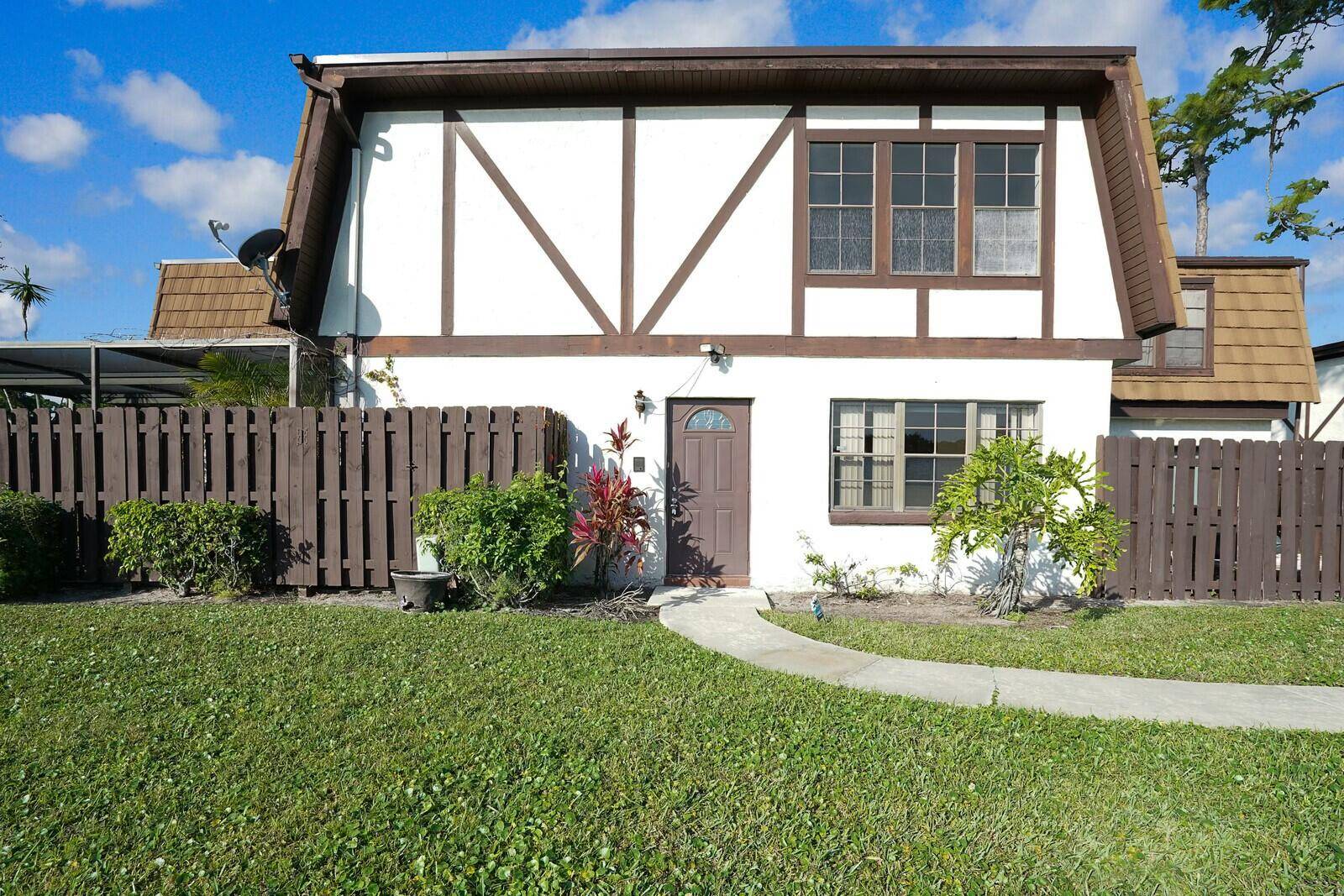 Royal Palm Beach, FL 33411,116 Weybridge CIR B