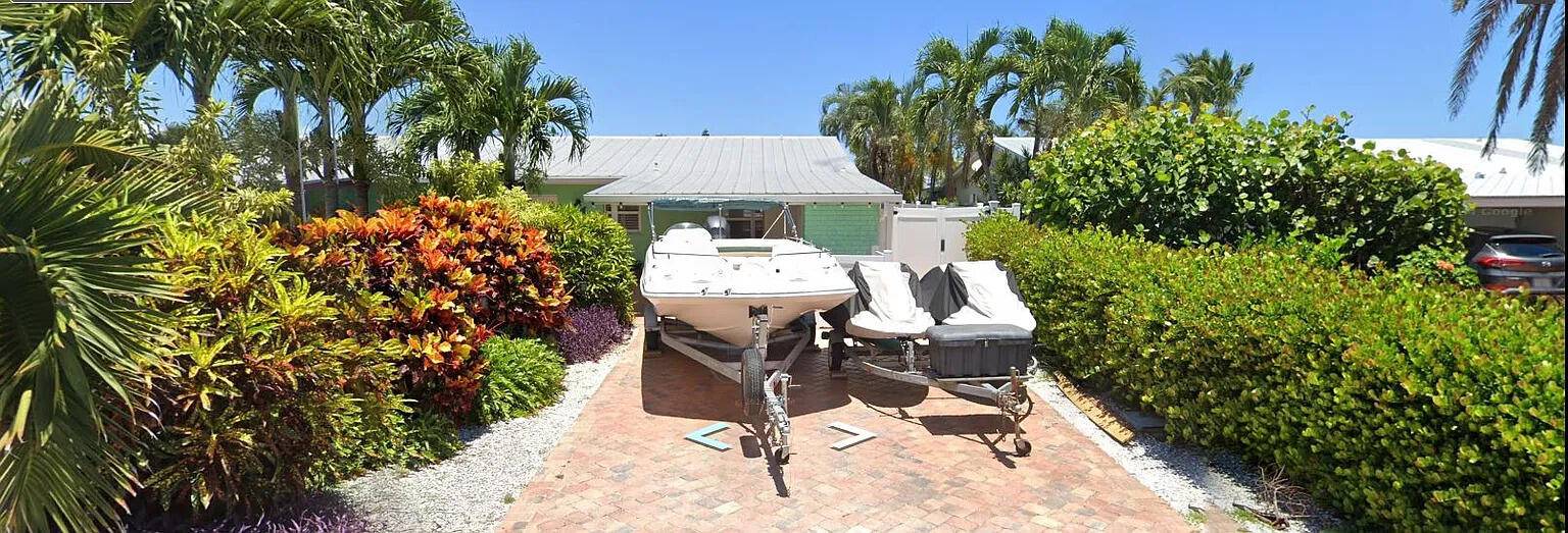 Jensen Beach, FL 34957,82 Aqua Ra DR