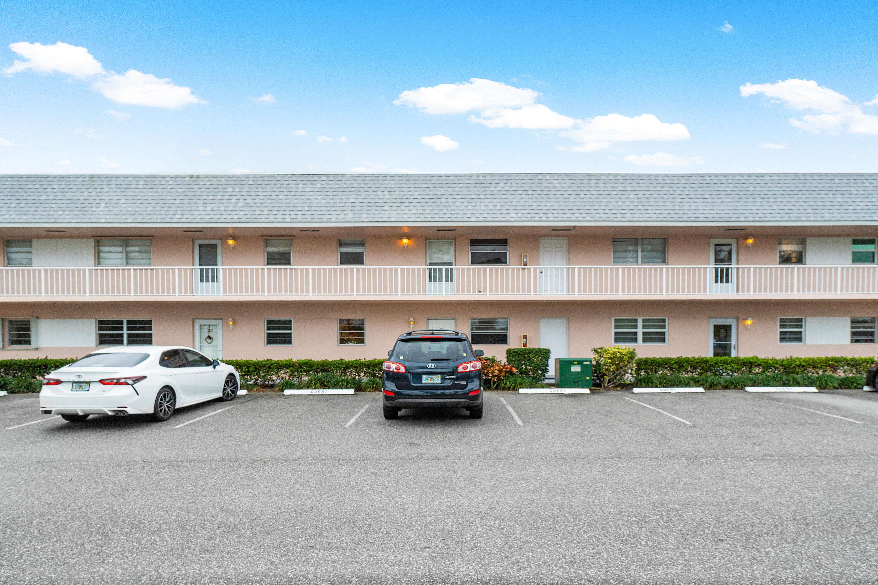 Tequesta, FL 33469,18081 SE Country Club DR Bldg 32 Unit 318