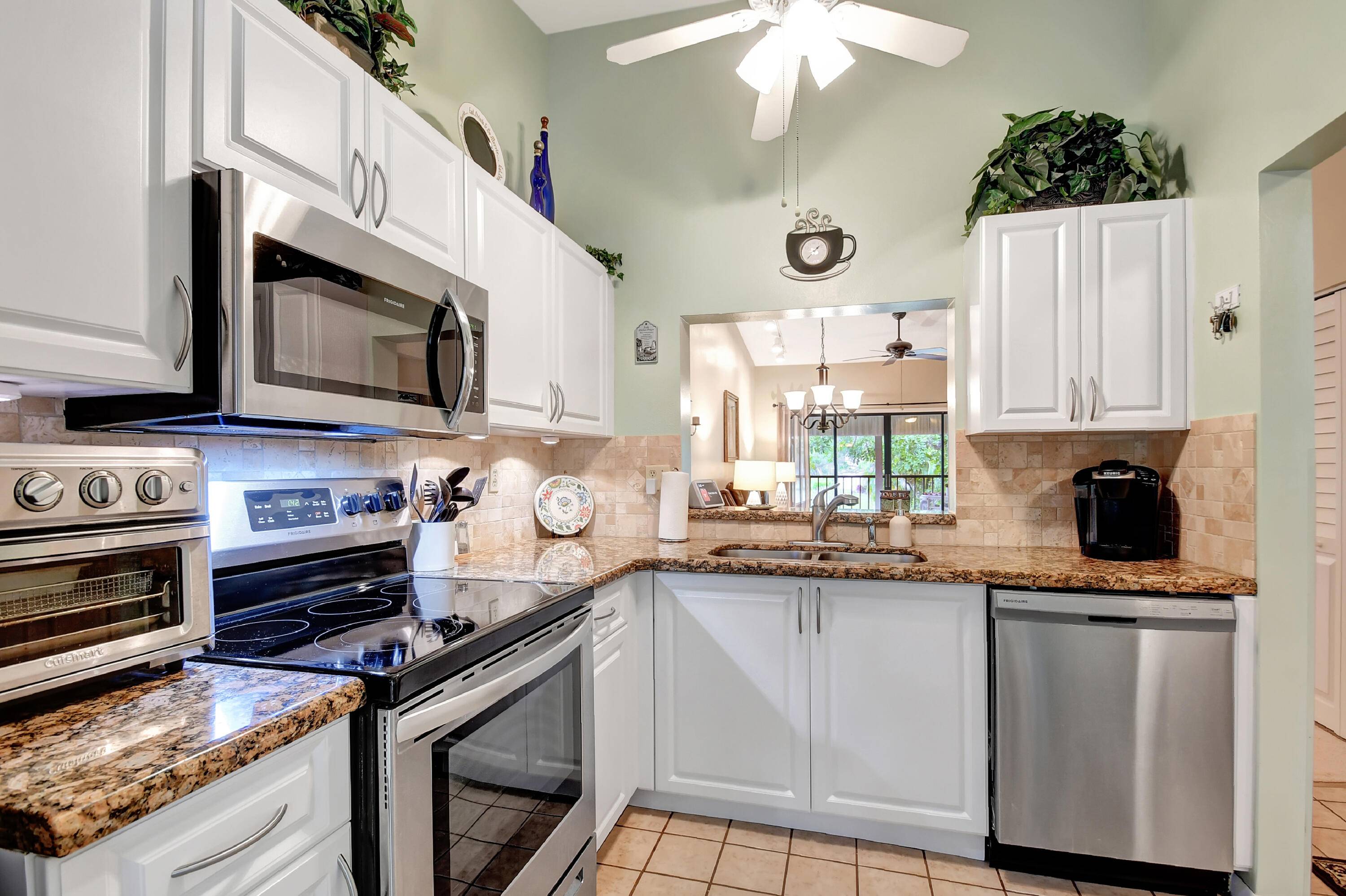 Greenacres, FL 33467,3352 Perimeter DR