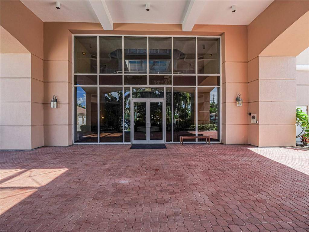Hutchinson Island, FL 34949,2900 N Highway A1a 4c