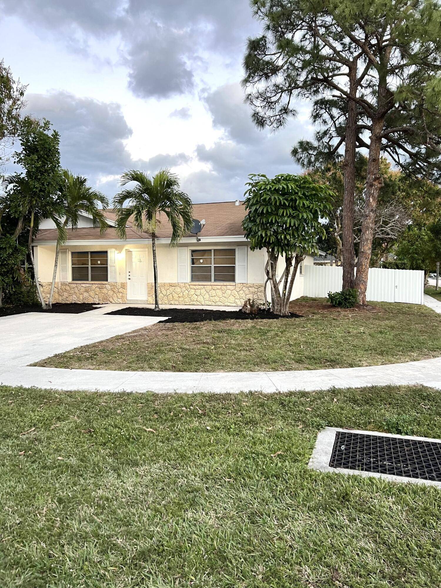 West Palm Beach, FL 33403,9108 Roan Ln LN
