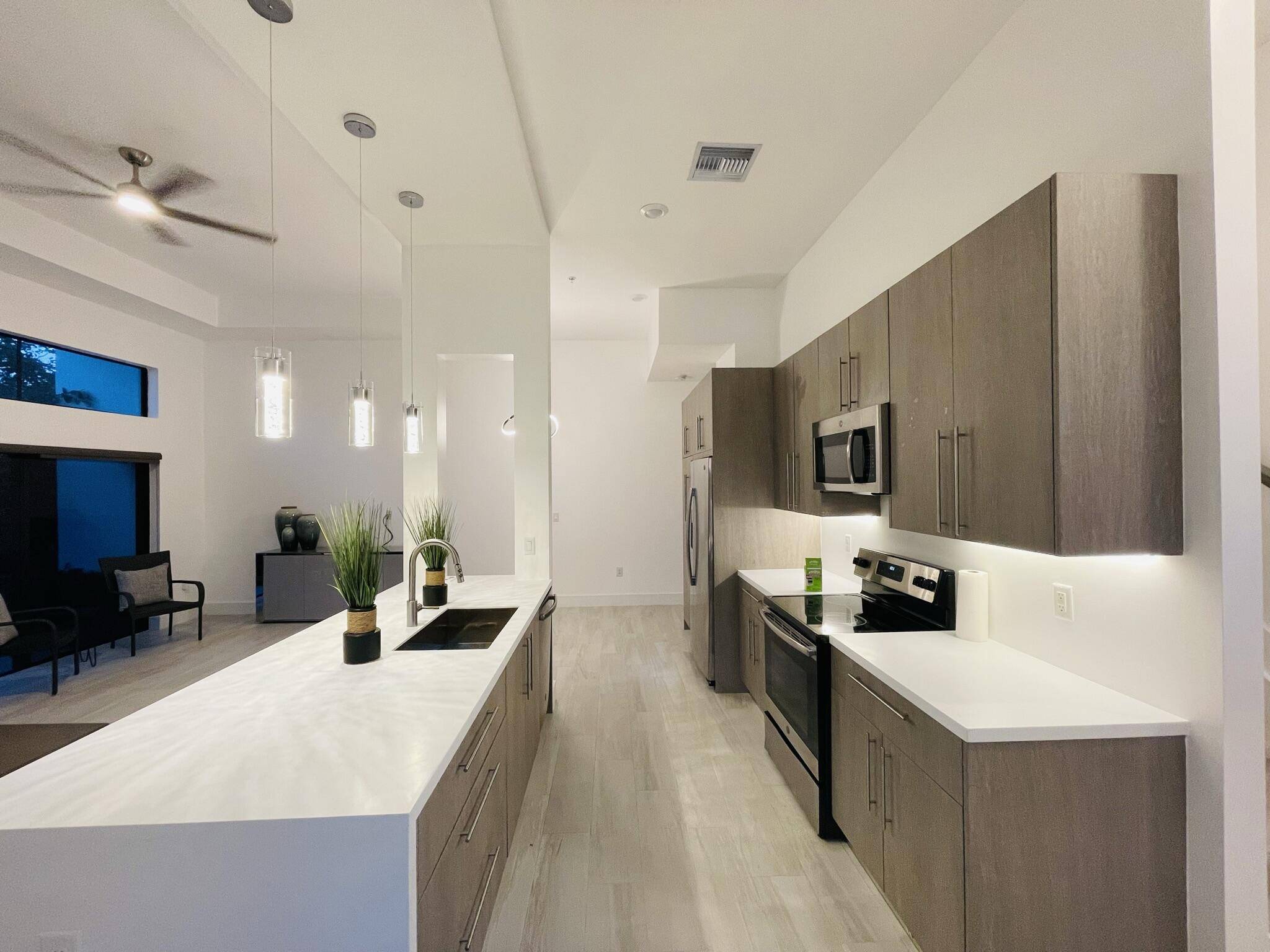 Plantation, FL 33317,4460 NW 8 PL