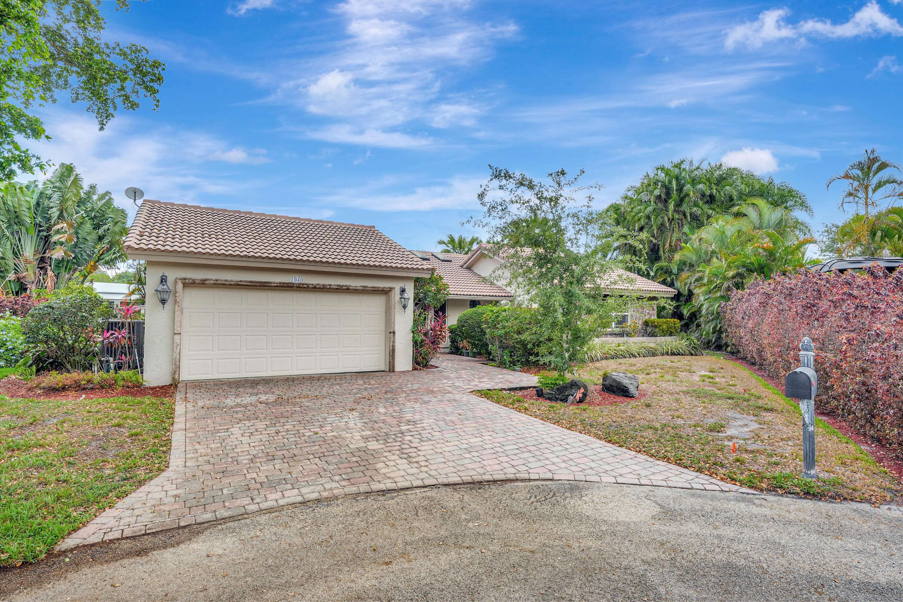 Plantation, FL 33324,1040 SW 93rd AVE