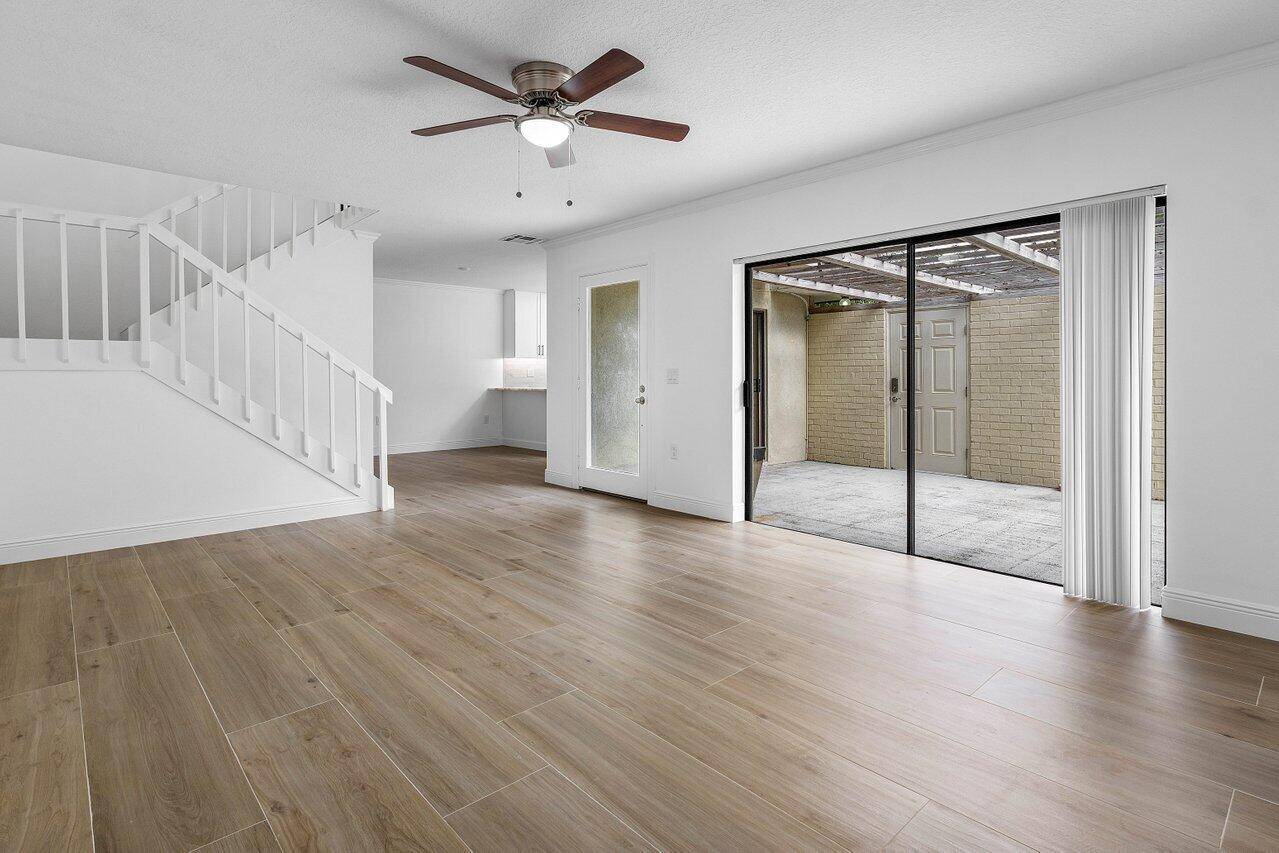 Palm Beach Gardens, FL 33418,1303 13th TER