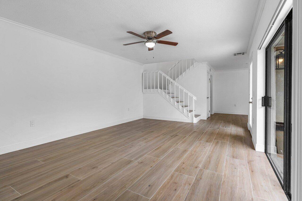 Palm Beach Gardens, FL 33418,1303 13th TER