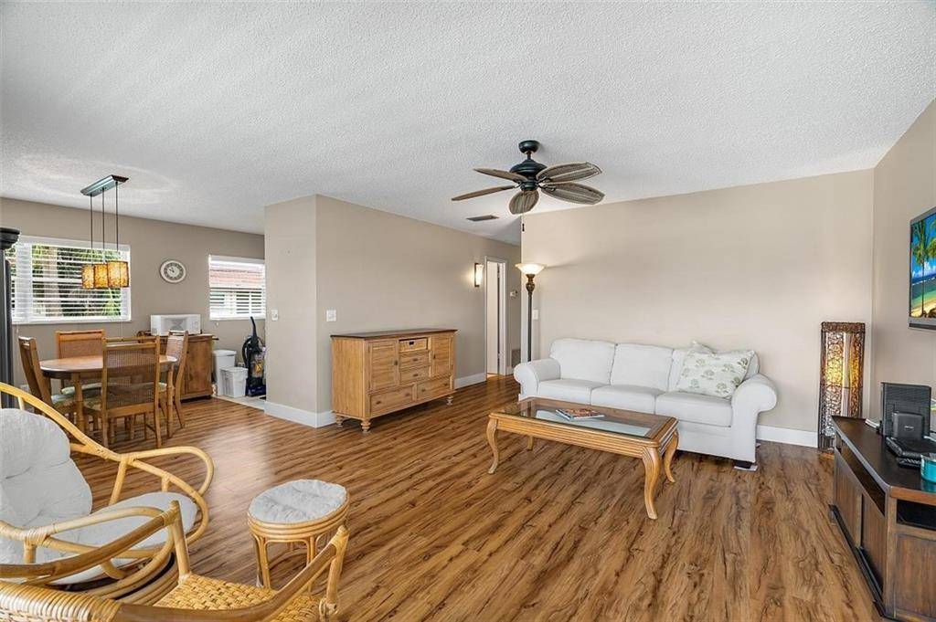 Vero Beach, FL 32962,52 Woodland DR 202
