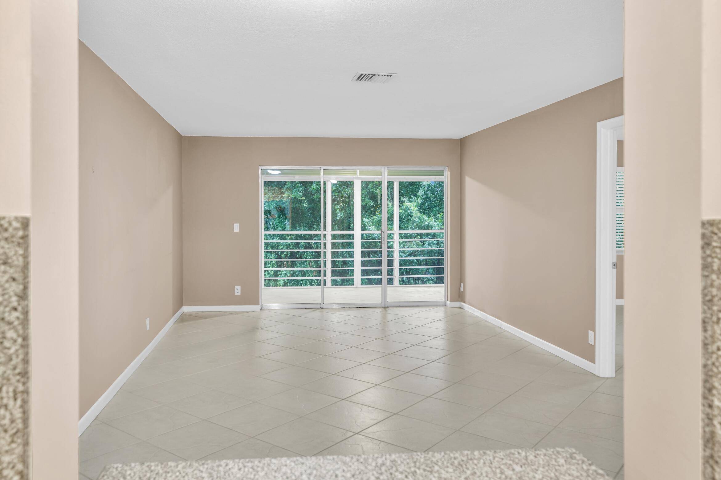 Delray Beach, FL 33484,5217 Poppy PL 202