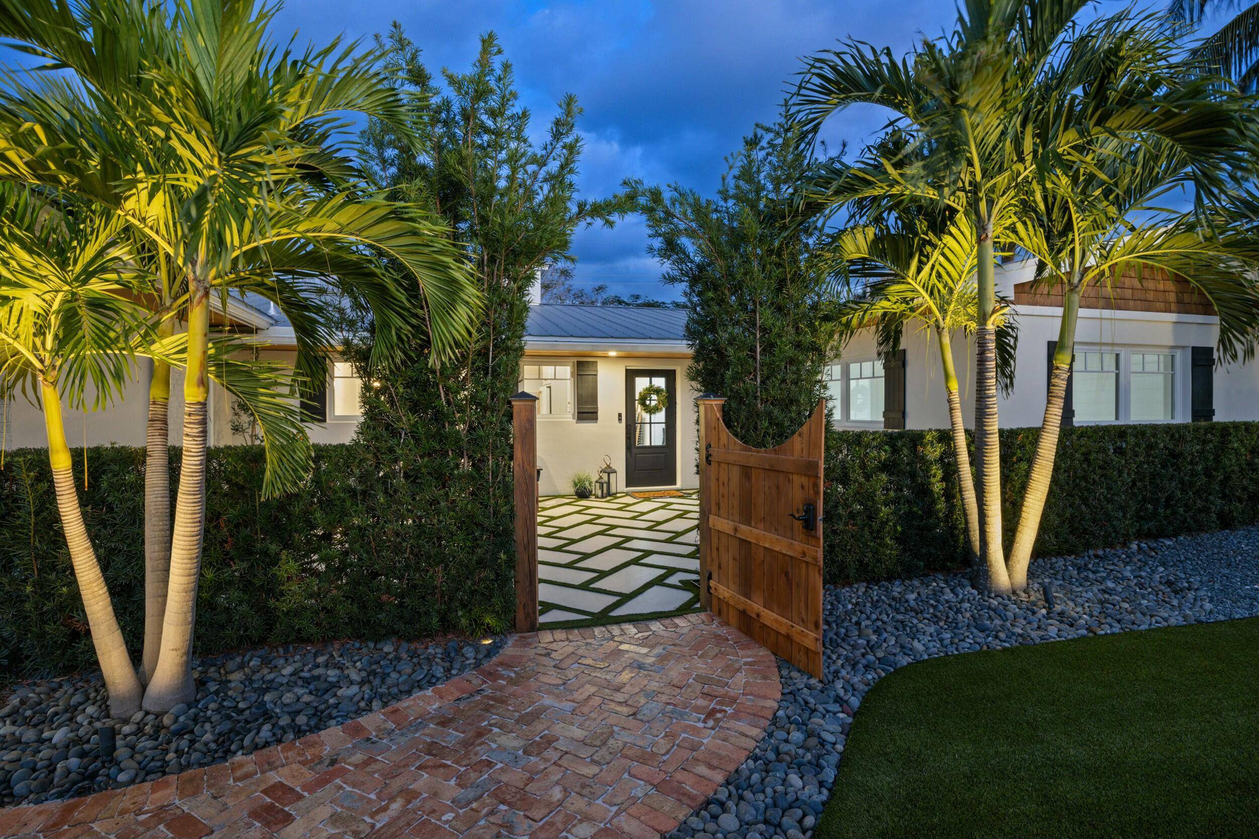 Tequesta, FL 33469,370 Mars AVE
