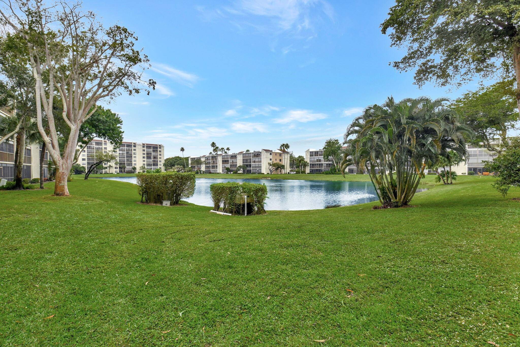 Delray Beach, FL 33446,6585 Kensington LN 408