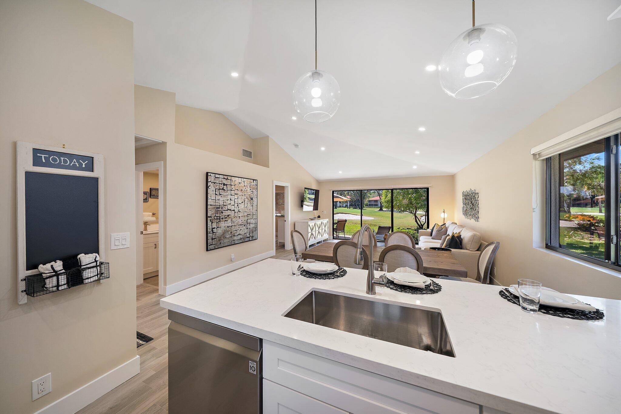 Palm Beach Gardens, FL 33418,821 Club DR