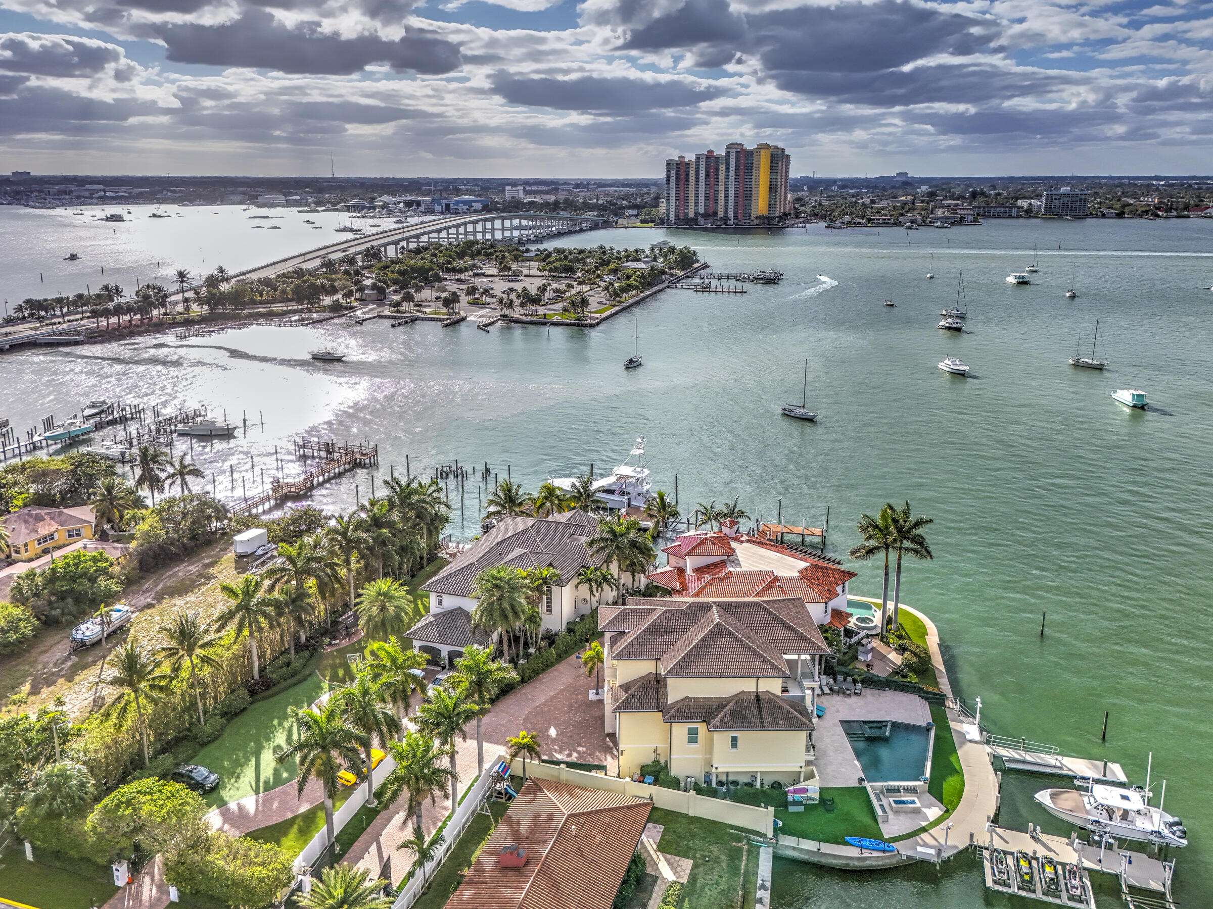 Singer Island, FL 33404,2775 Lake DR