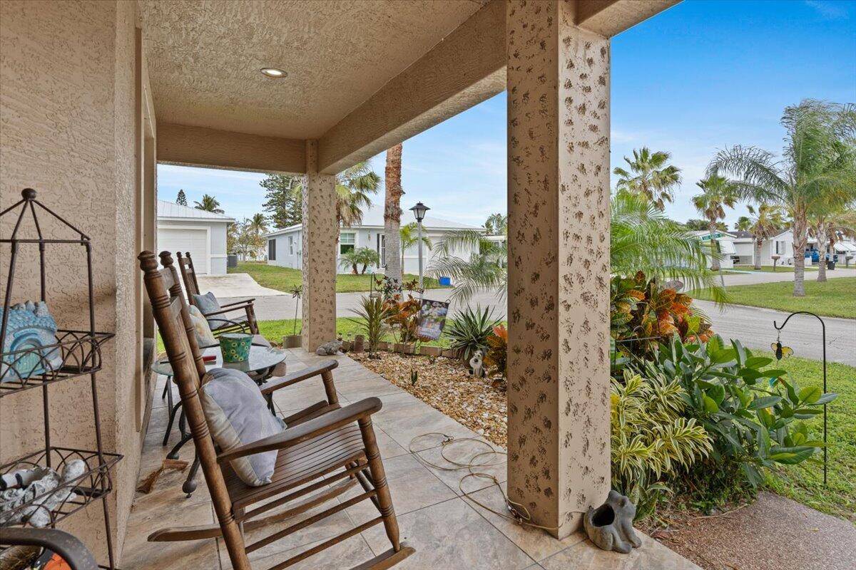 Port Saint Lucie, FL 34952,1 SE Los Gatos LN