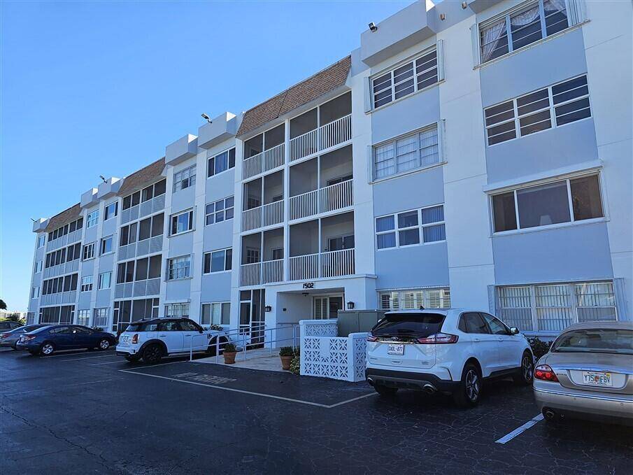 Lake Worth Beach, FL 33460,1502 S Lakeside DR 118