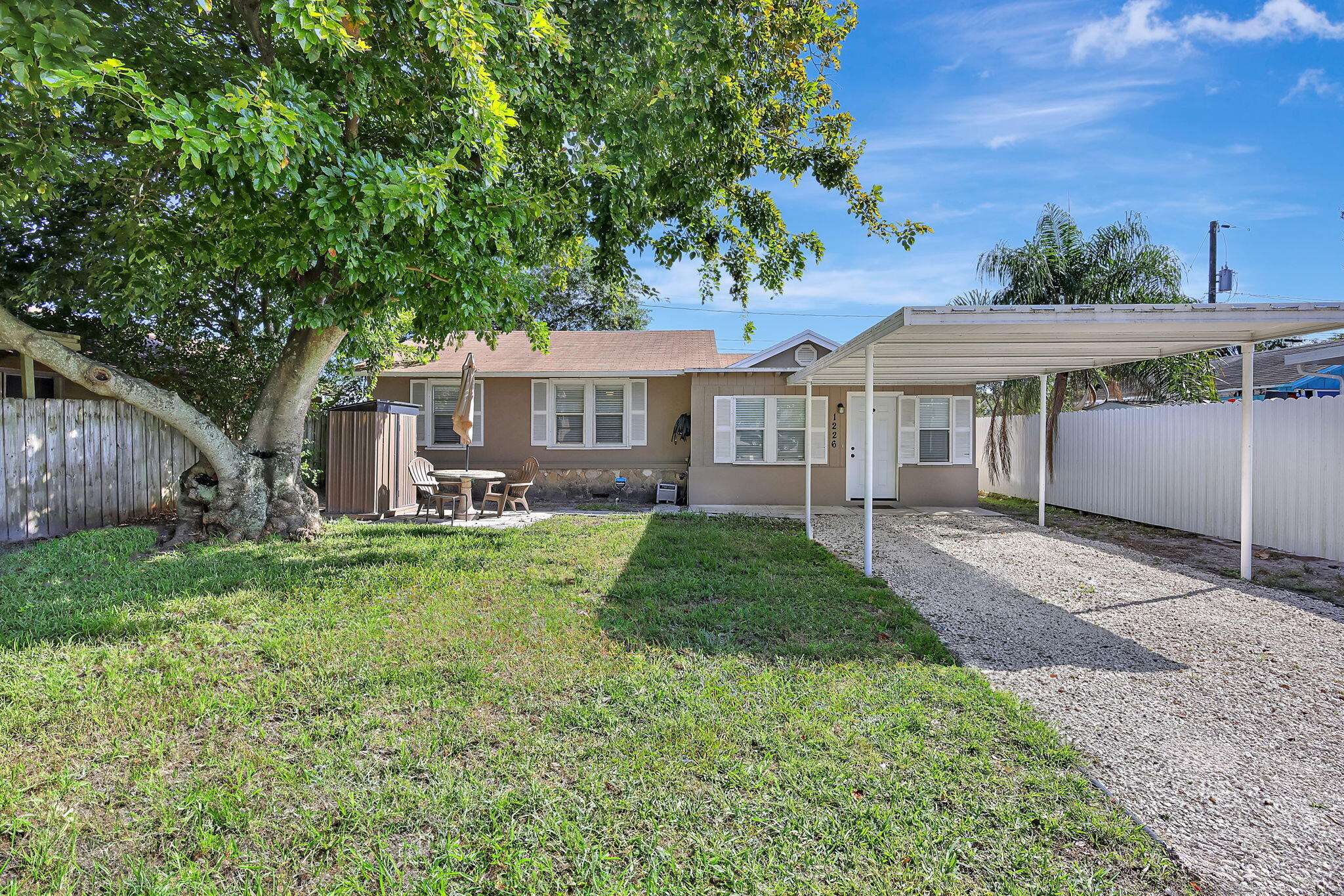 Lake Worth Beach, FL 33460,1226 N C ST