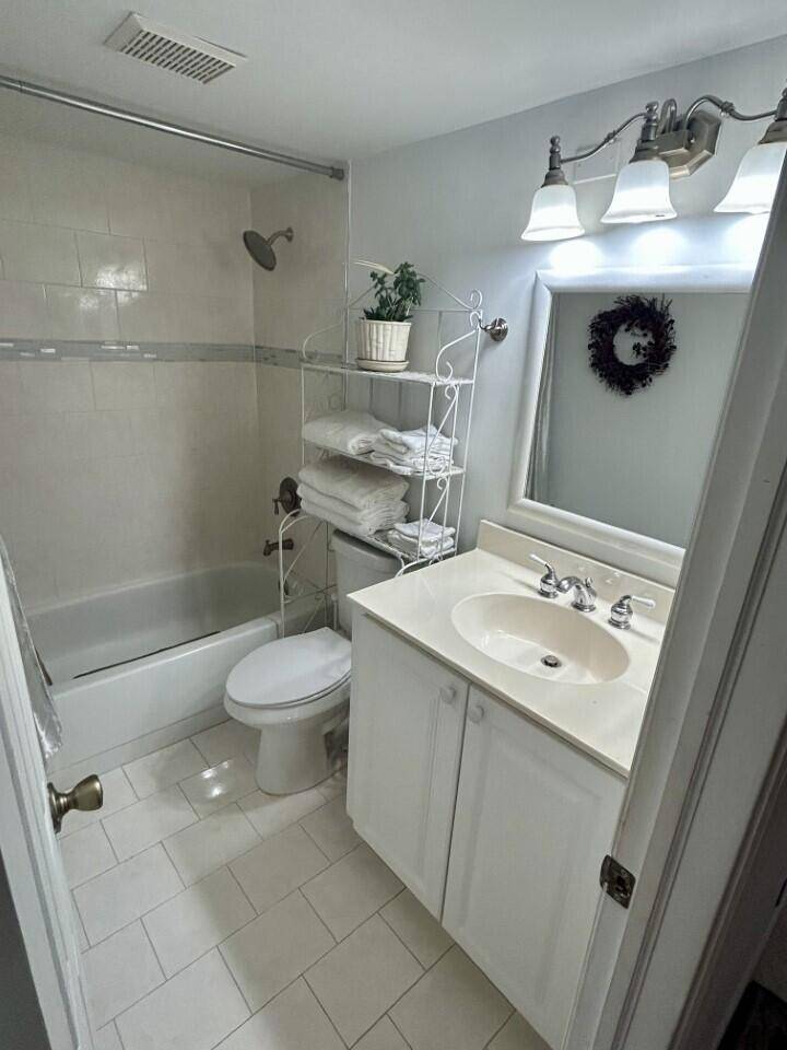 Greenacres, FL 33463,3531 Pine Needle DR C-1