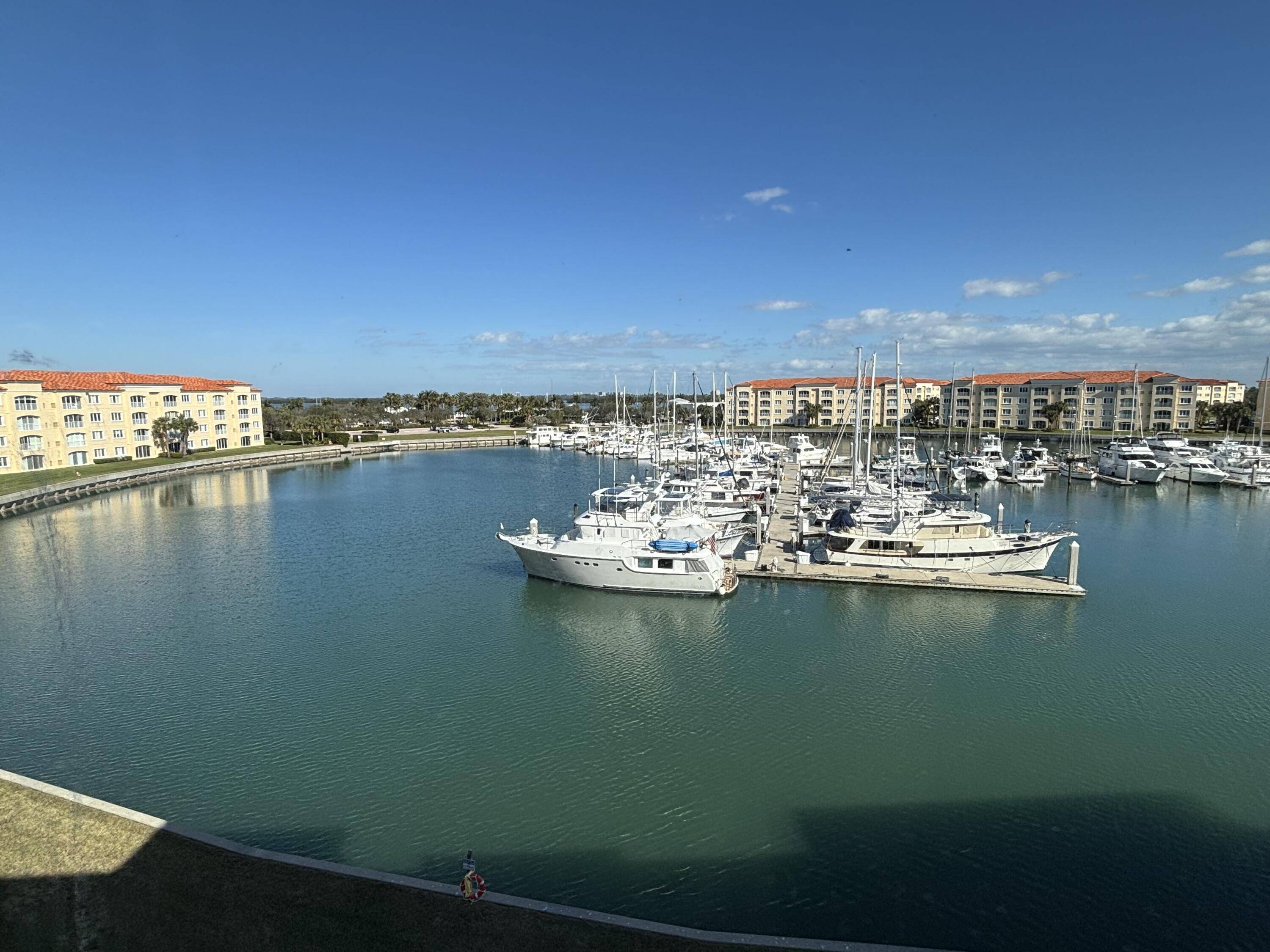 Fort Pierce, FL 34949,14 W Harbour Isle DR Ph-1