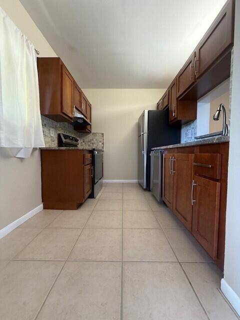 Boca Raton, FL 33487,140 NW 70th ST 2050