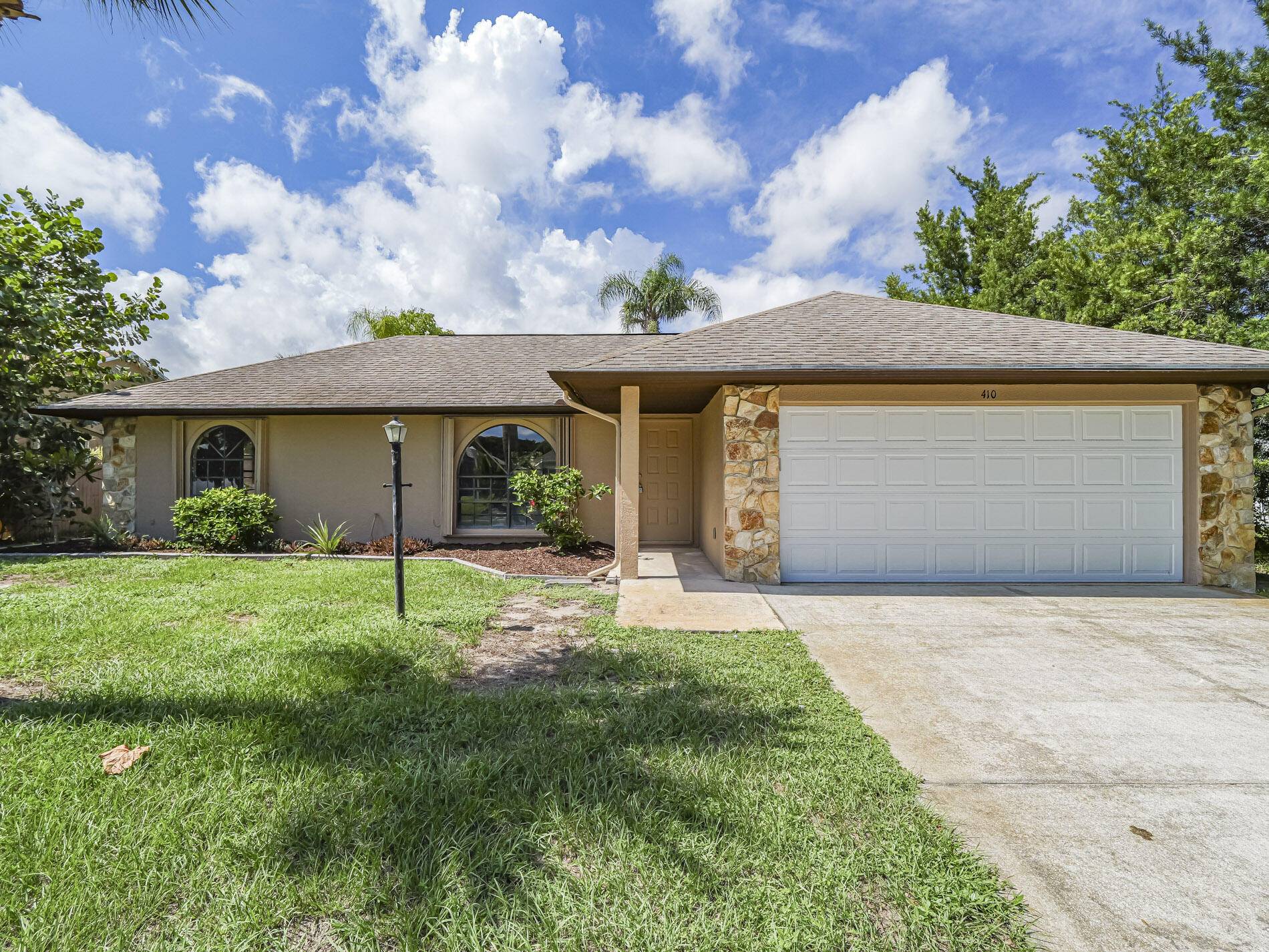 Sebastian, FL 32958,410 Banyan ST