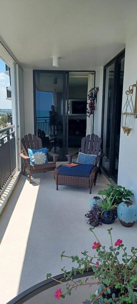 Fort Pierce, FL 34949,2800 N Hwy A1a 806