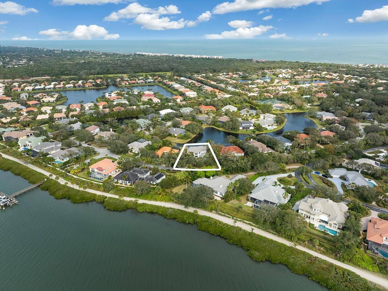 Vero Beach, FL 32963,700 Marbrisa River LN