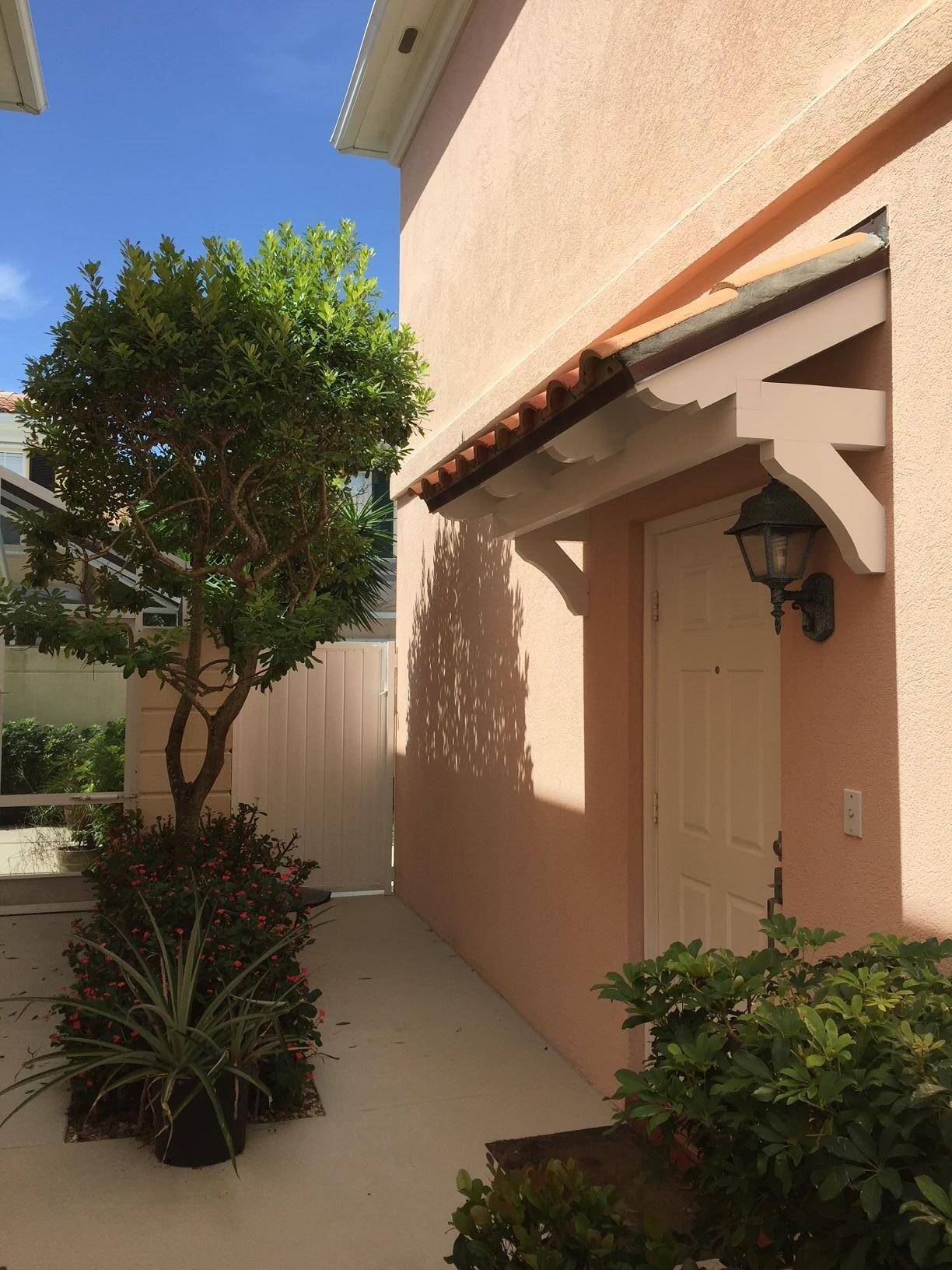 Tequesta, FL 33469,28 Live Oak CIR