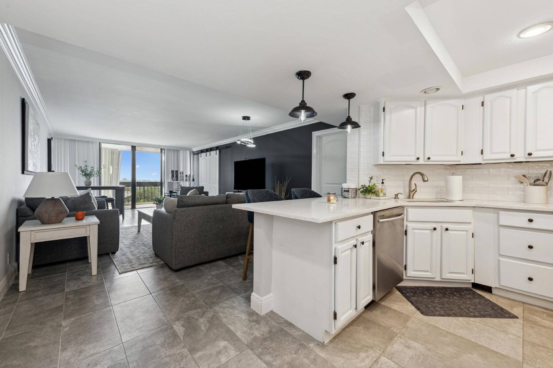 West Palm Beach, FL 33401,2400 Presidential WAY 1006