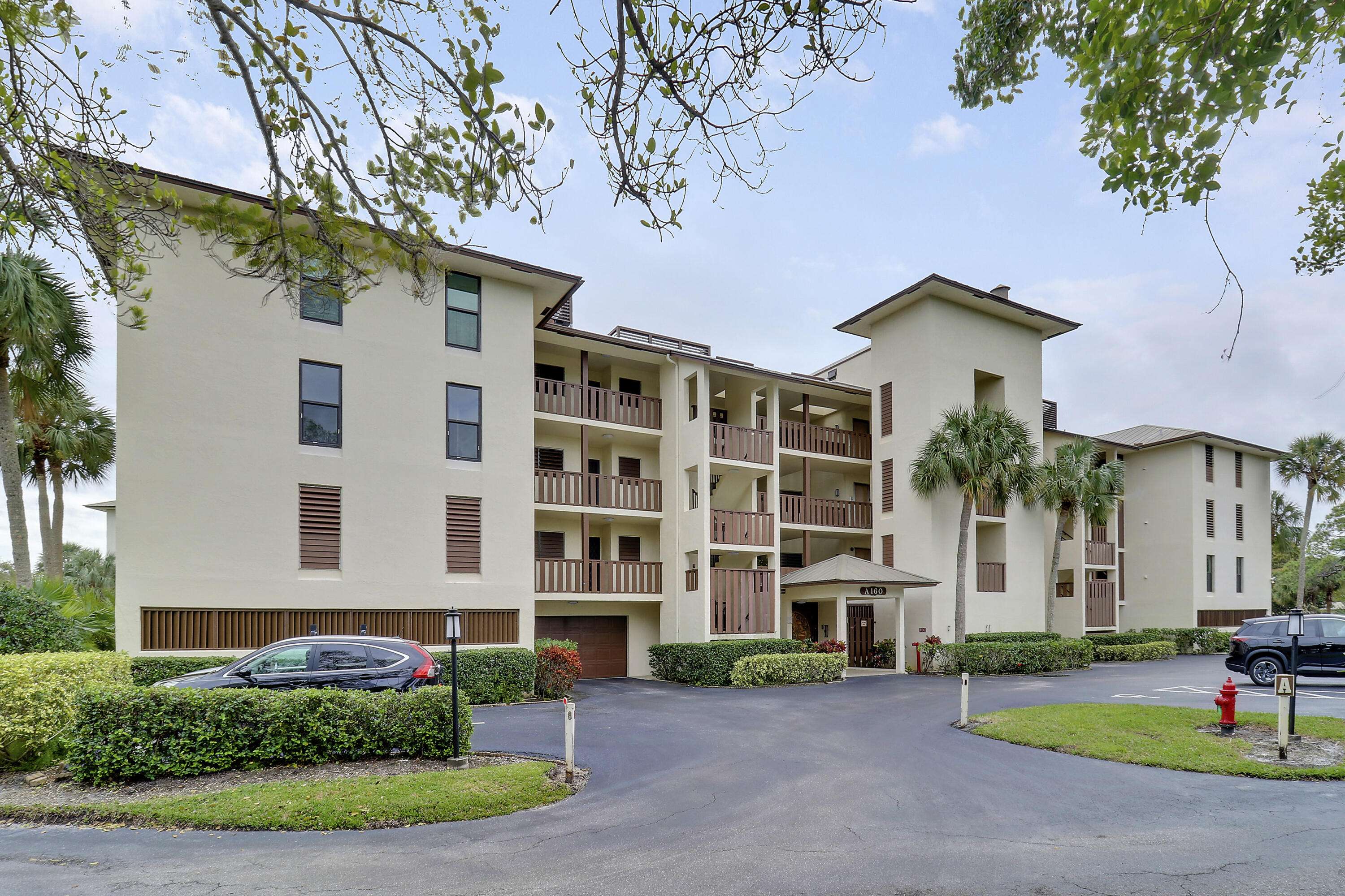 Stuart, FL 34996,160 SE St Lucie Blvd A-205