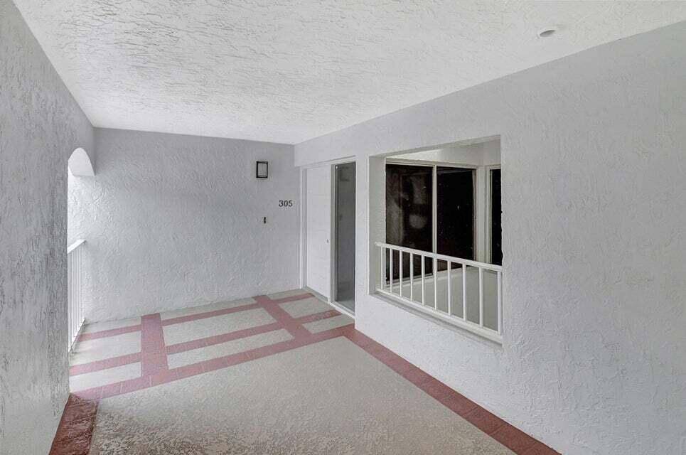 Boca Raton, FL 33433,7370 Orangewood LN 305