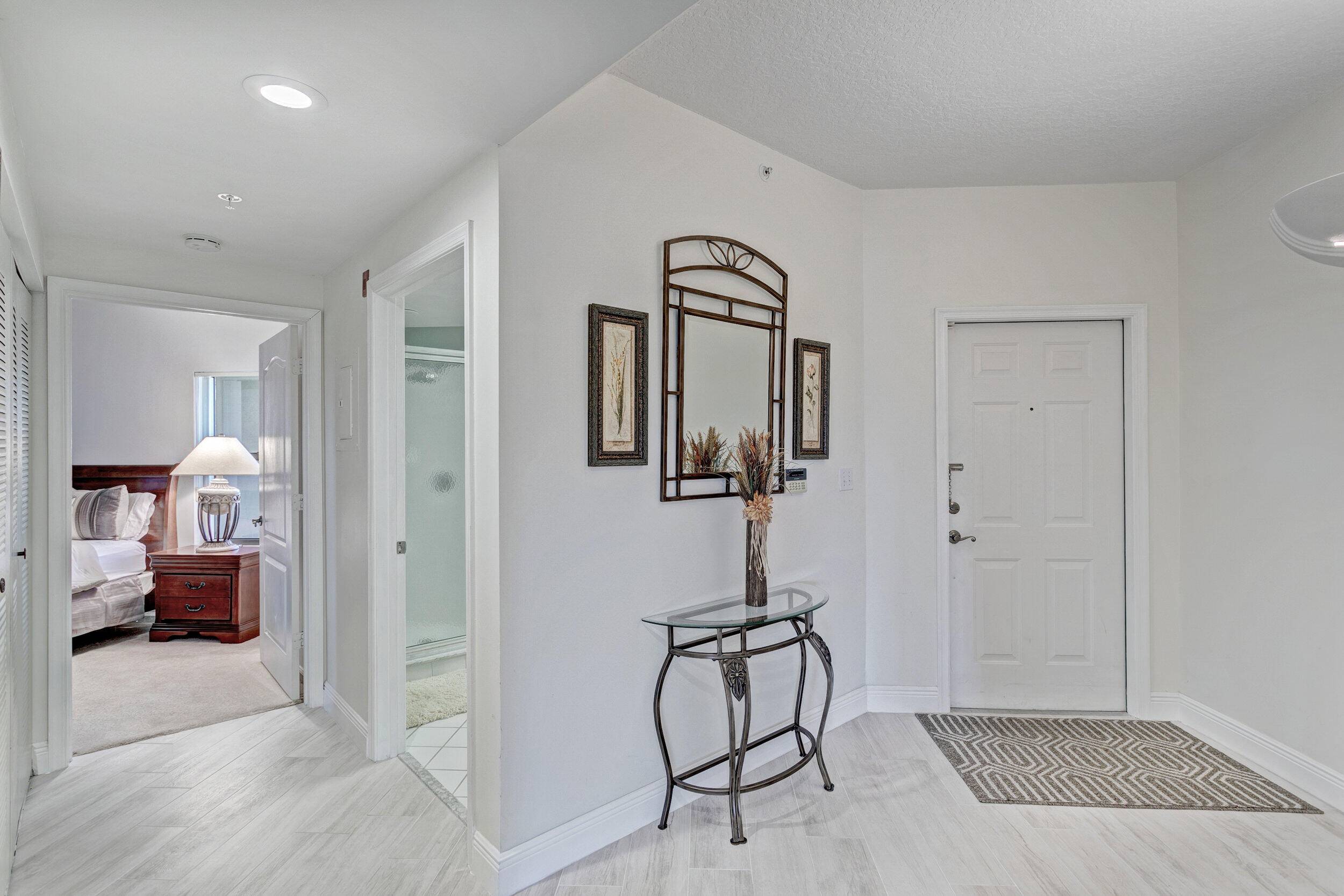 Juno Beach, FL 33408,500 Uno Lago DR 402