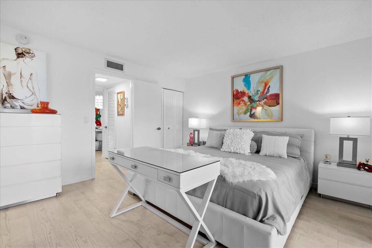 West Palm Beach, FL 33417,104 Wellington B