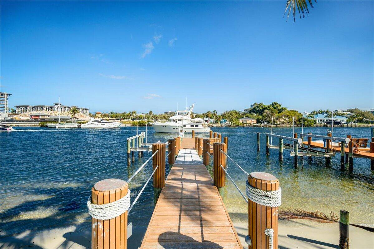 North Palm Beach, FL 33410,714 Sandy Point LN