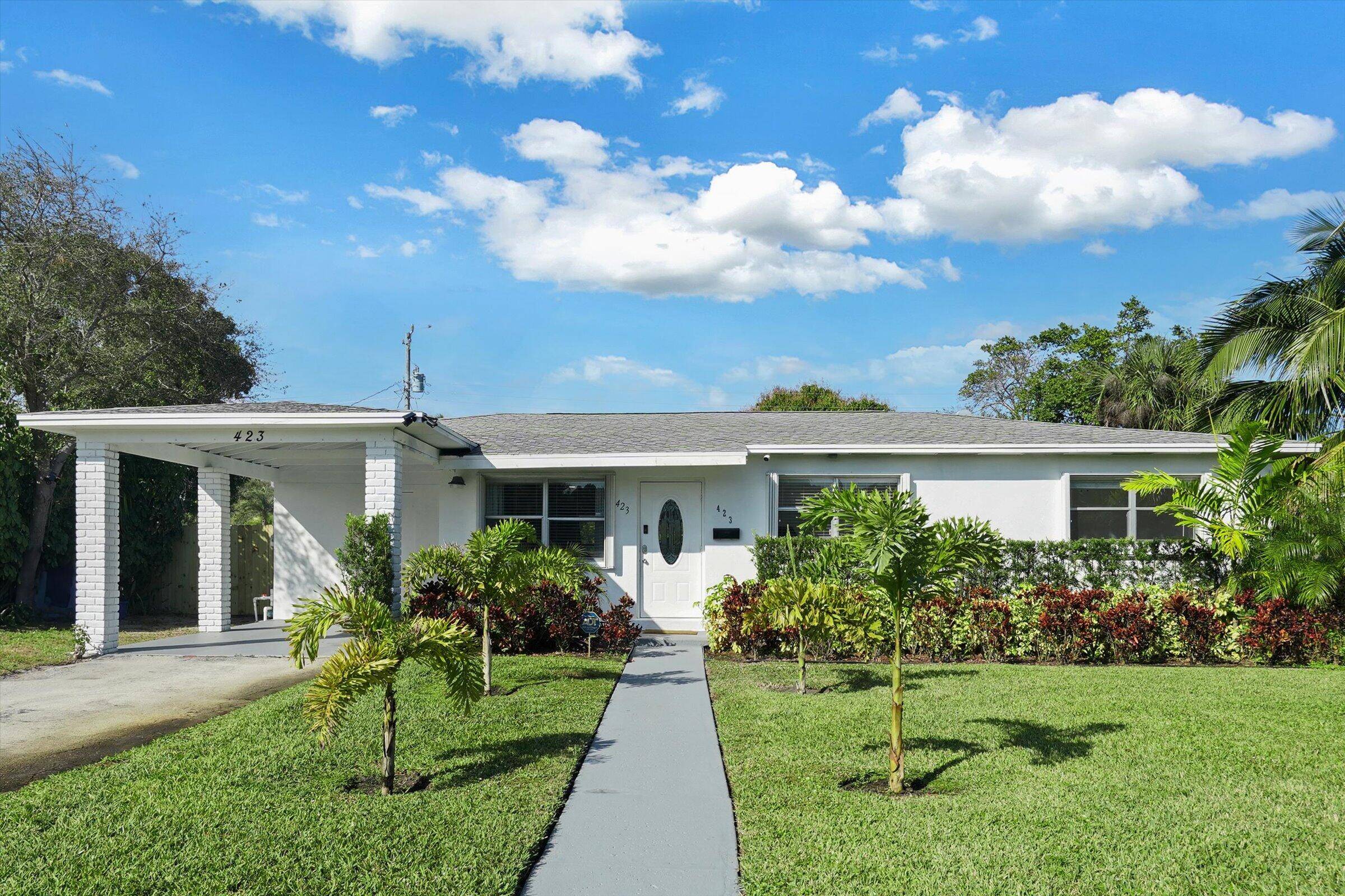 Lake Park, FL 33403,423 Hawthorne DR