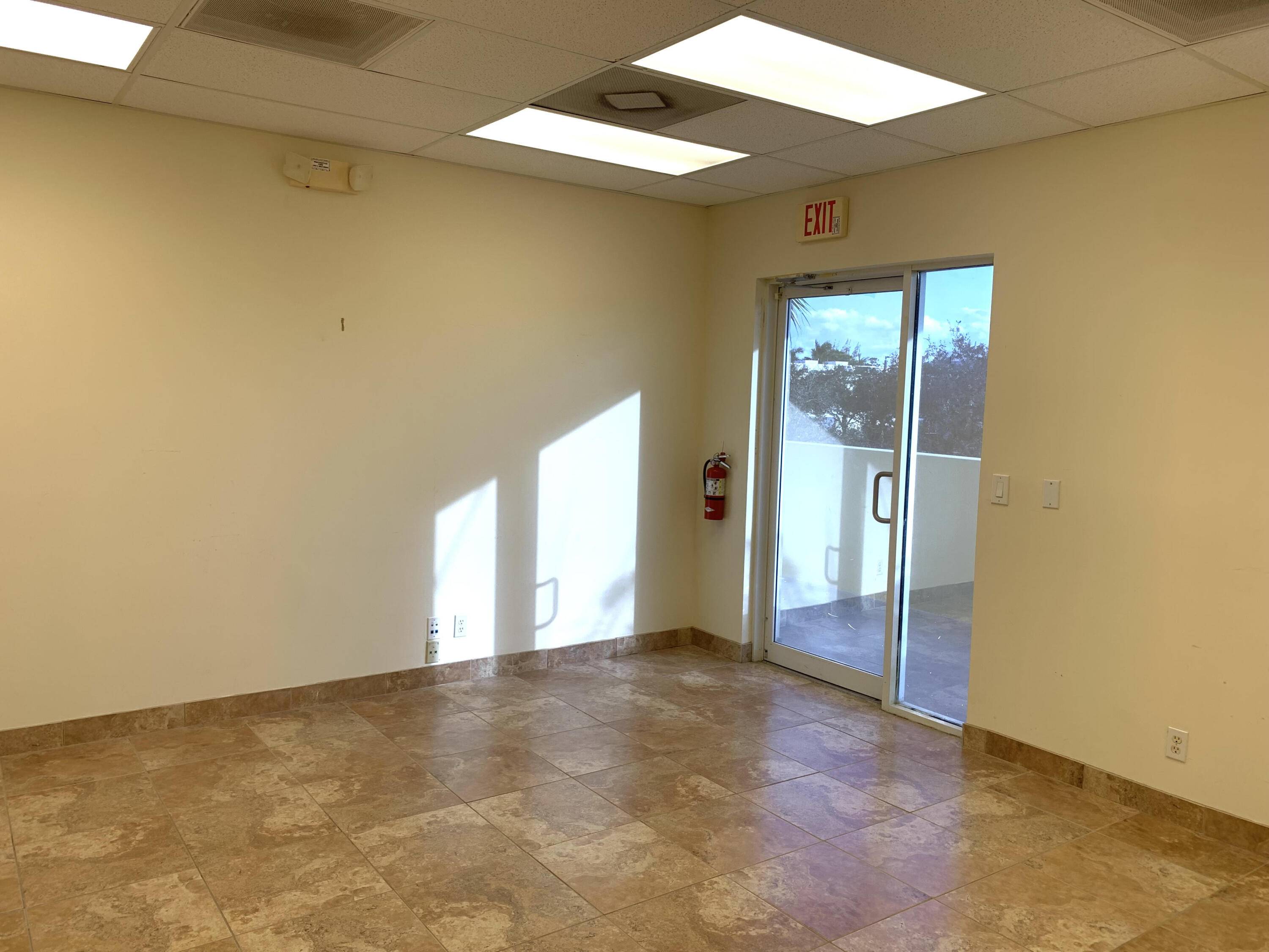 West Palm Beach, FL 33411,2755 Vista Pkwy 2