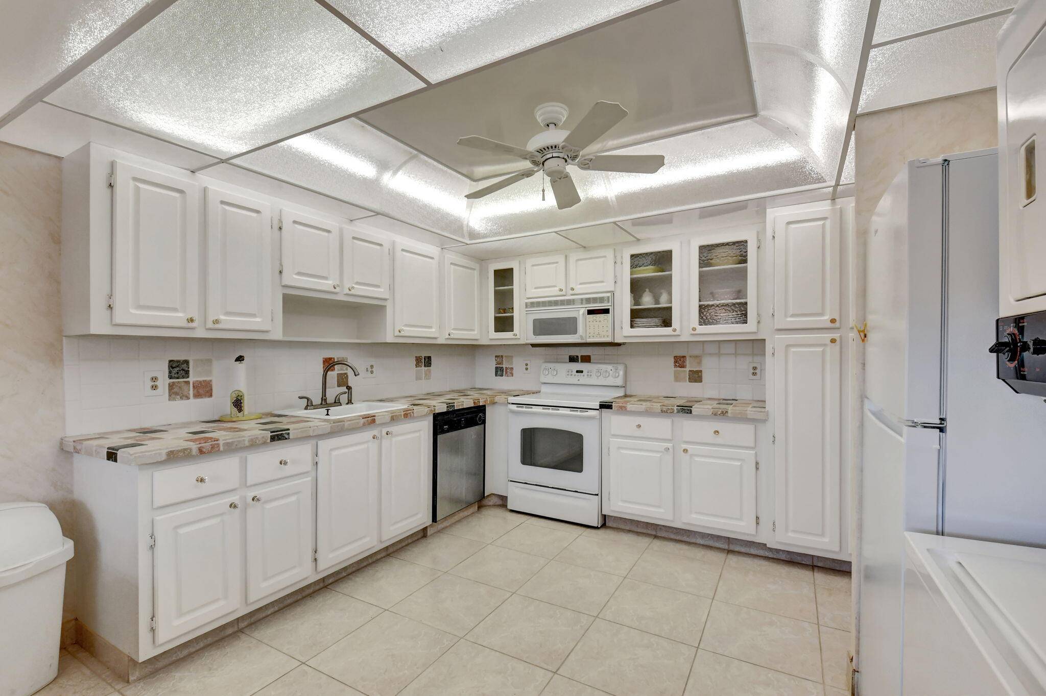 Delray Beach, FL 33445,1670 NW 18th AVE 202