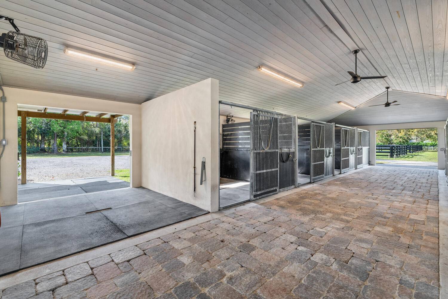Loxahatchee Groves, FL 33470,1016 D RD
