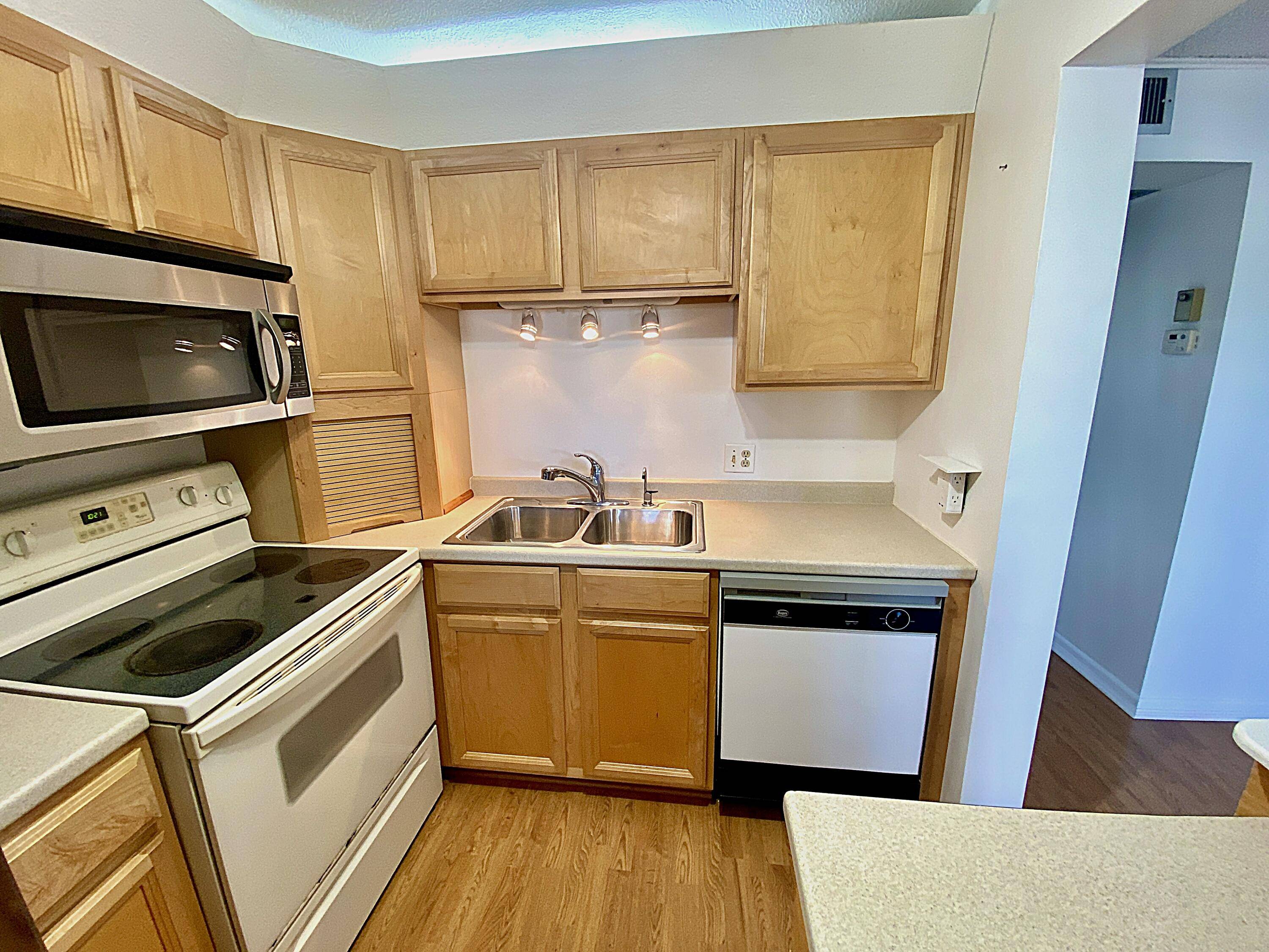 Deerfield Beach, FL 33442,374 Markham Q