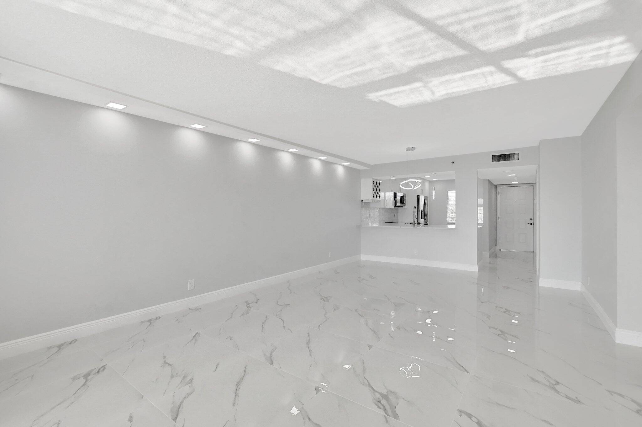 Delray Beach, FL 33446,7076 Huntington LN 407
