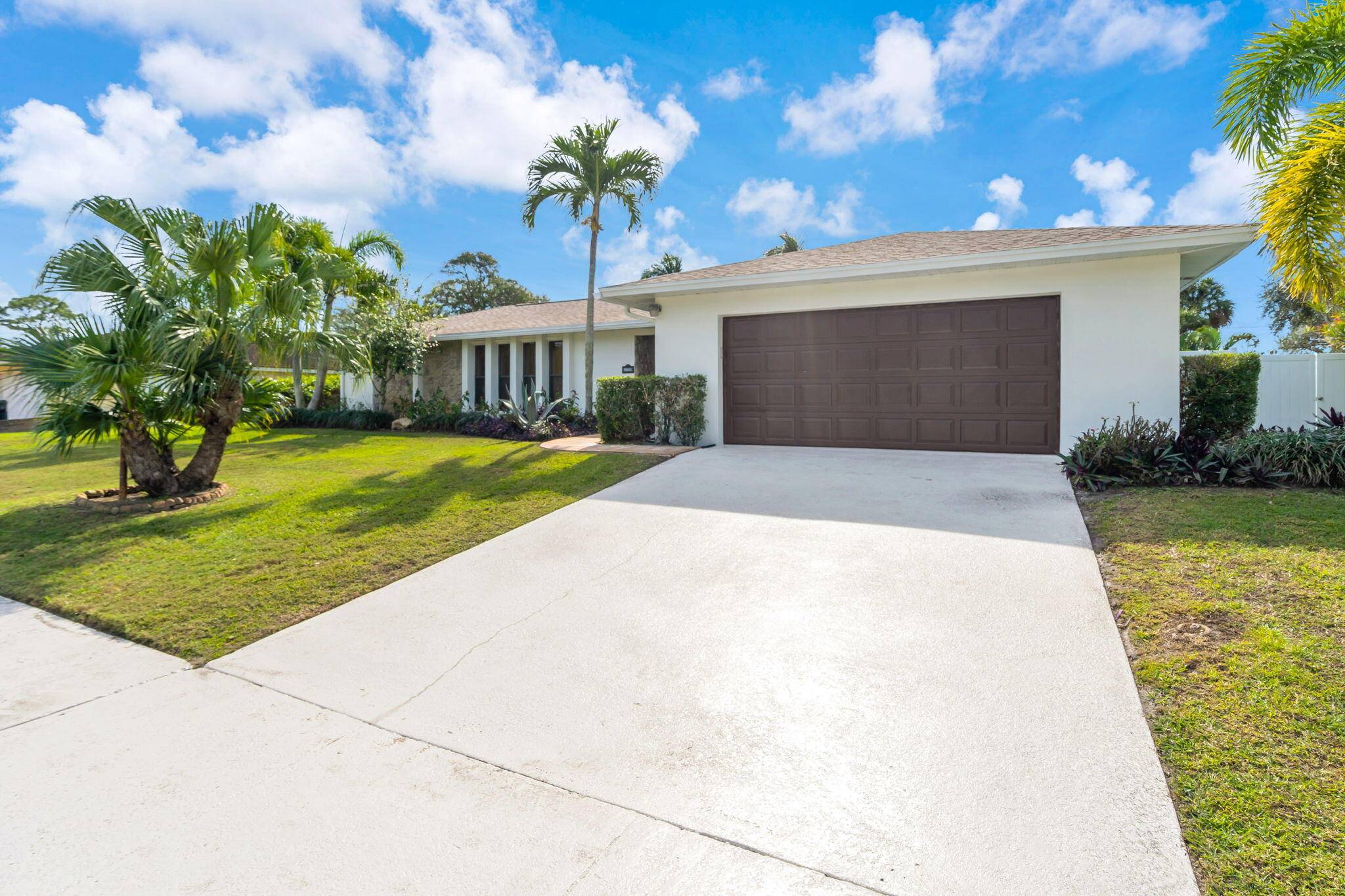 Lake Worth, FL 33467,7314 Oakmont DR