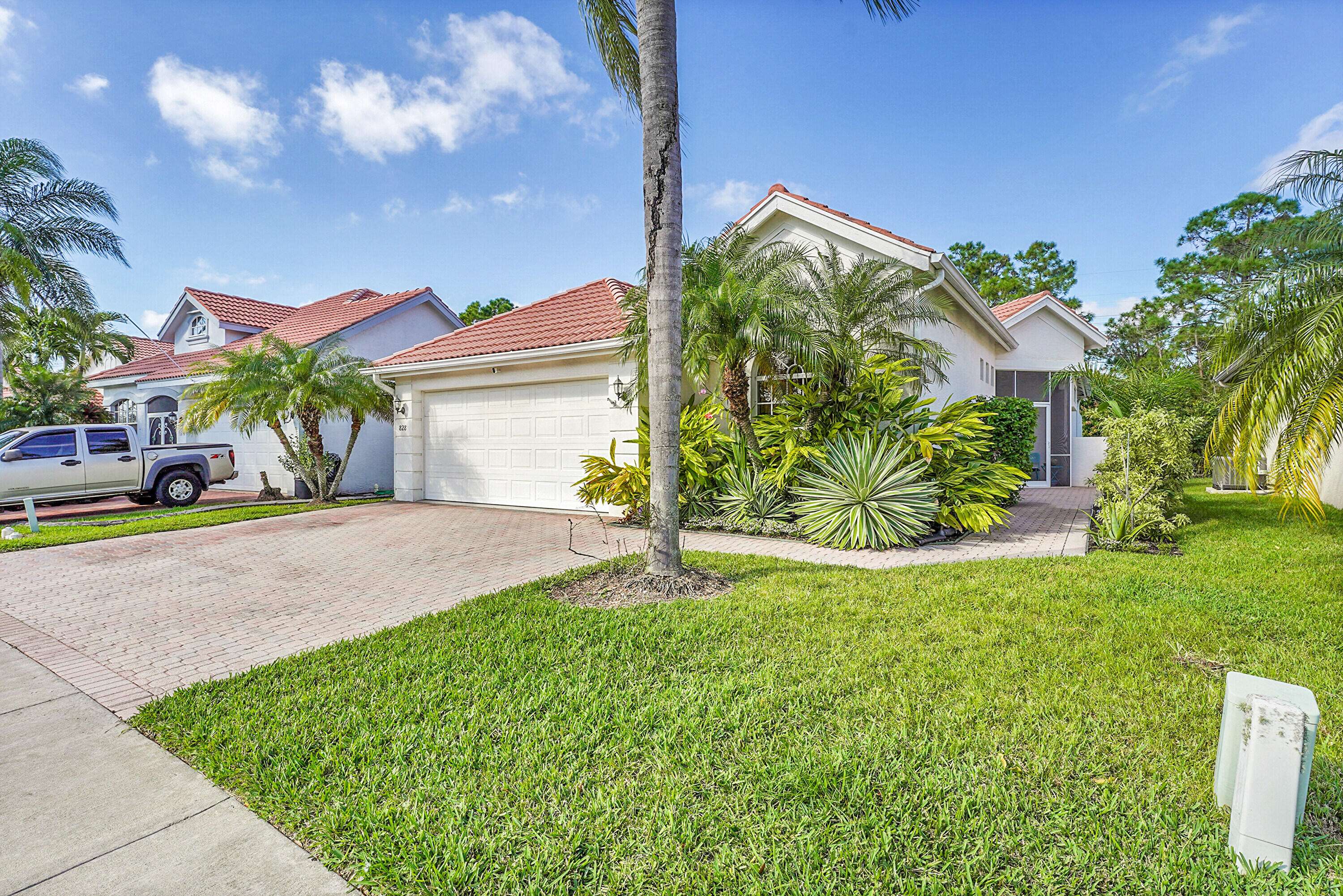 Port Saint Lucie, FL 34986,828 SW Munjack CIR