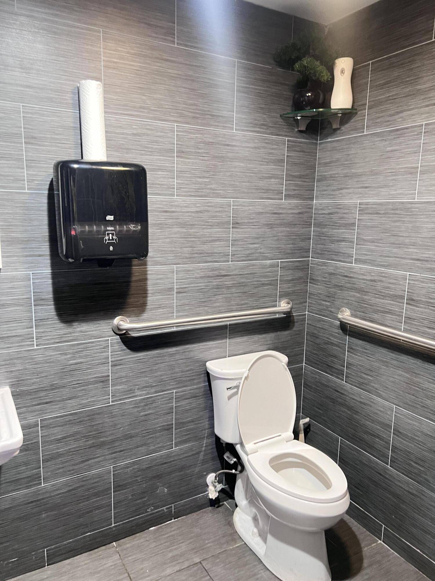 West Palm Beach, FL 33407