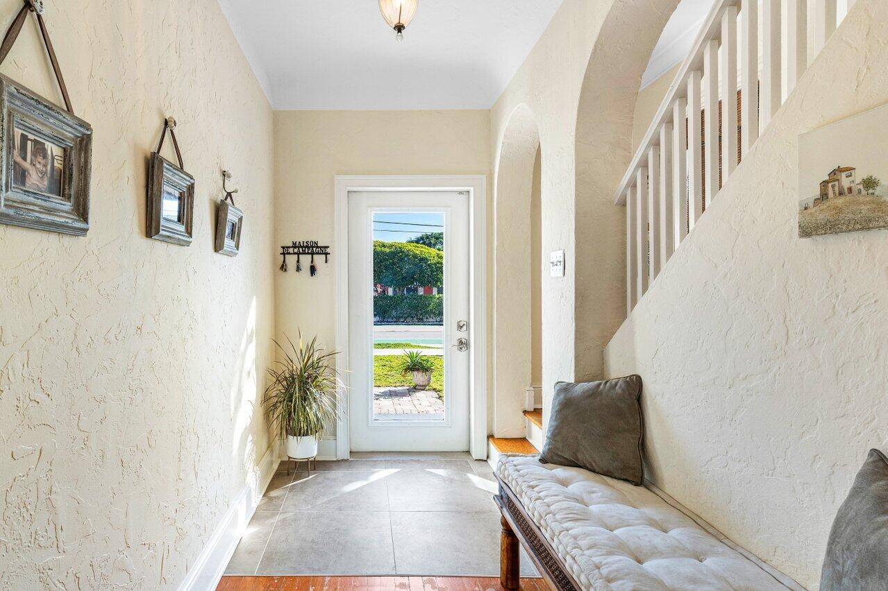 Delray Beach, FL 33444,910 NE 2nd AVE