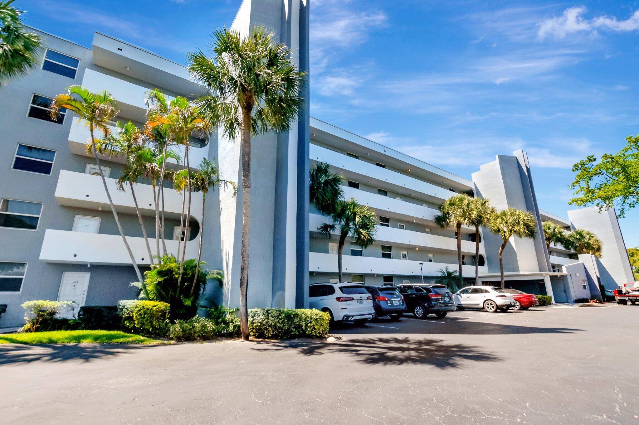 Boca Raton, FL 33487,6699 NW 2nd 410 AVE 410