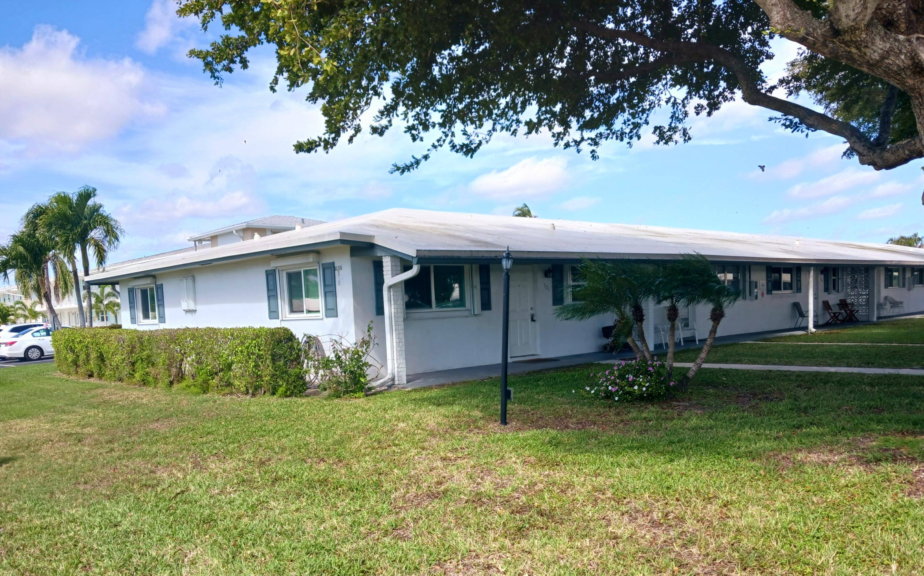 Boynton Beach, FL 33426,101 Leisure Lake CIR 101