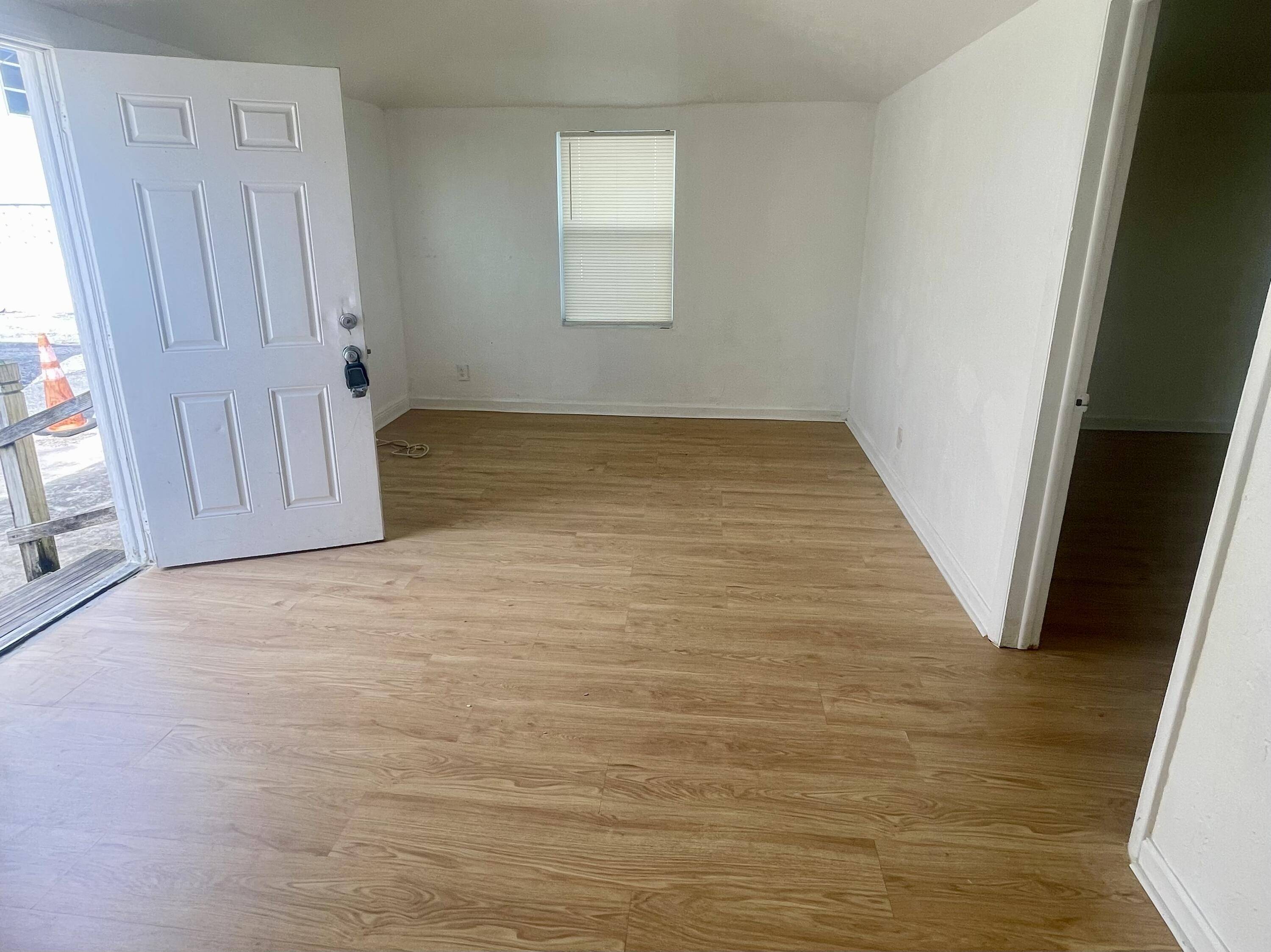 West Palm Beach, FL 33405,310 Walton BLVD 13