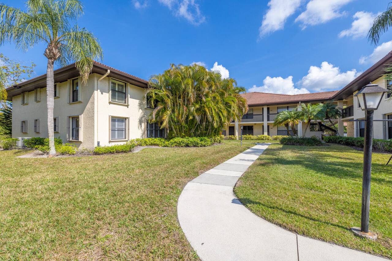 Stuart, FL 34997,911 SW South River DR 206