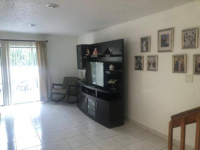 Boca Raton, FL 33433,22065 Las Brisas CIR 401